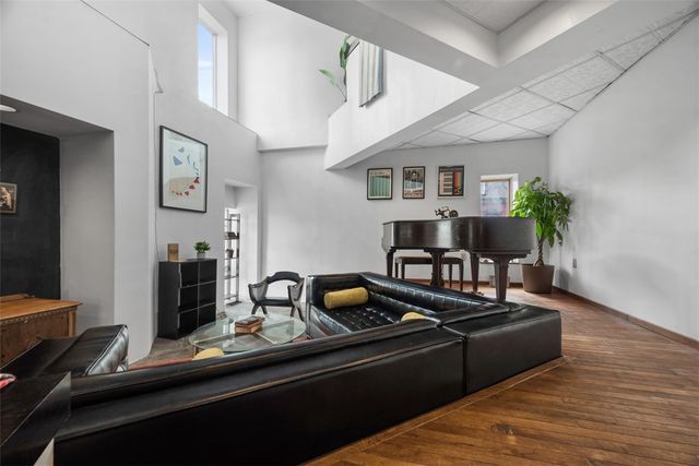 23 Seneca St, Downtown Pgh, PA 15219