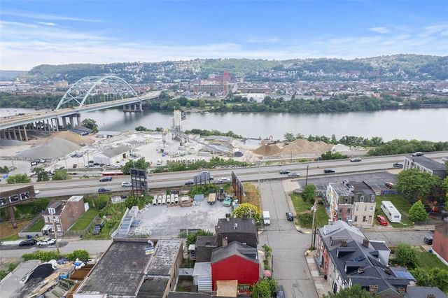 23 Seneca St, Downtown Pgh, PA 15219