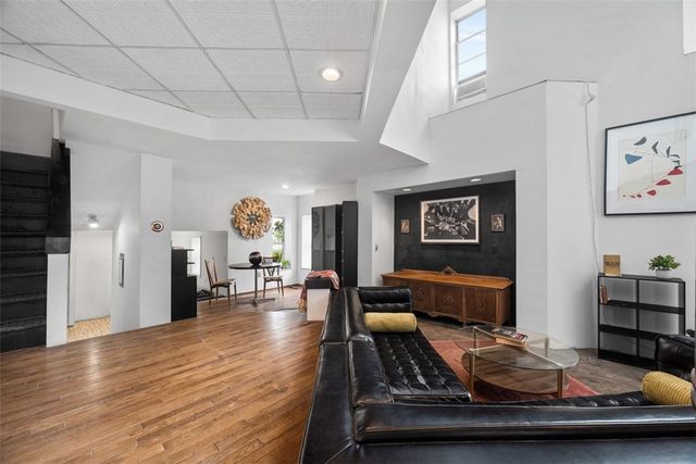 23 Seneca St, Downtown Pgh, PA 15219