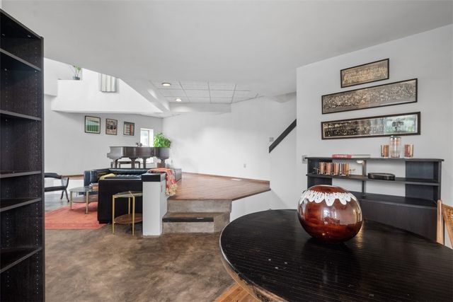 23 Seneca St, Downtown Pgh, PA 15219