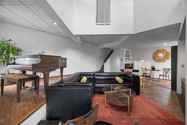 23 Seneca St, Downtown Pgh, PA 15219