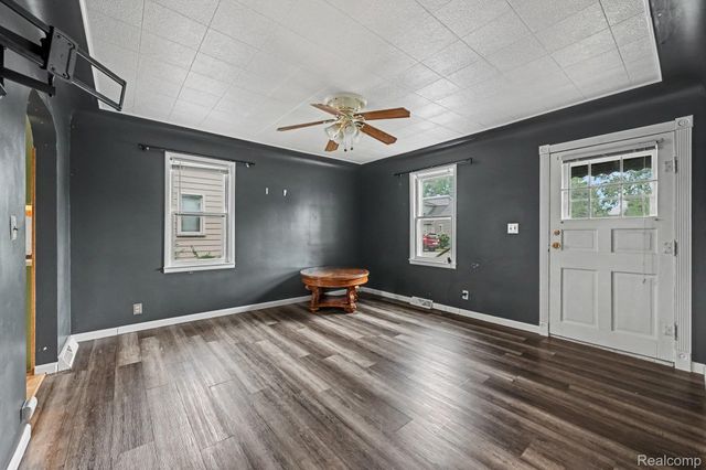 1867 Maddy Lane, Keego Harbor, MI 48320