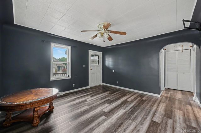 1867 Maddy Lane, Keego Harbor, MI 48320