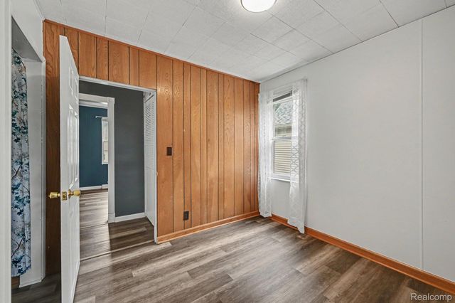 1867 Maddy Lane, Keego Harbor, MI 48320