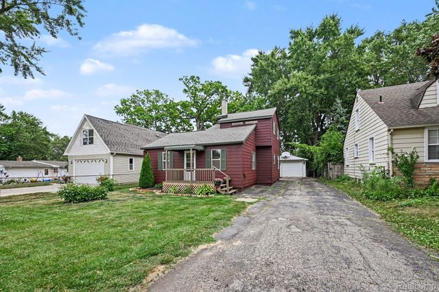1867 Maddy Lane, Keego Harbor, MI 48320