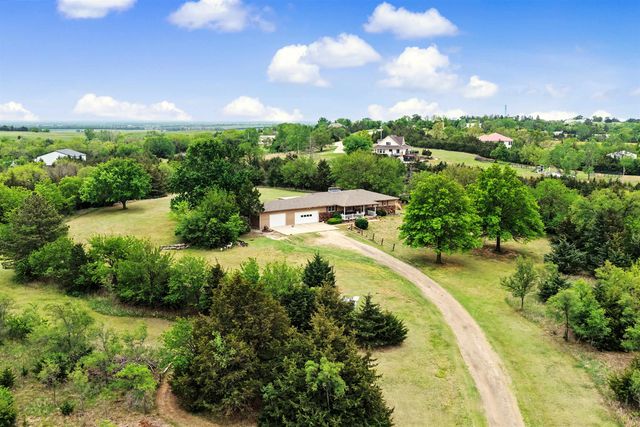 4557 W Schilling Rd, Salina, KS 67401