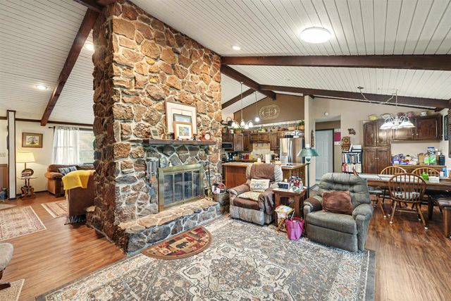 4557 W Schilling Rd, Salina, KS 67401