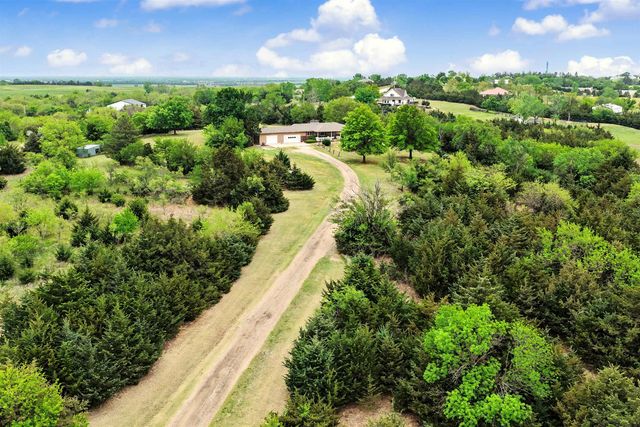 4557 W Schilling Rd, Salina, KS 67401