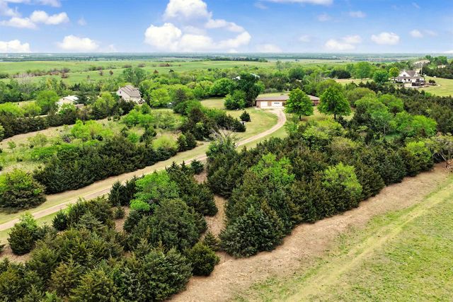 4557 W Schilling Rd, Salina, KS 67401