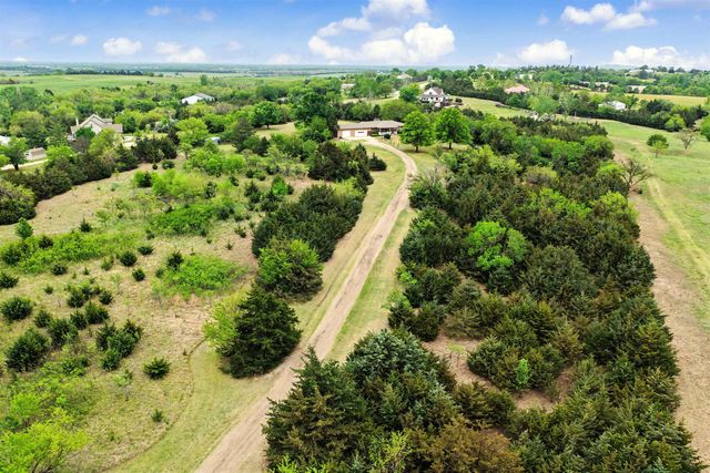 4557 W Schilling Rd, Salina, KS 67401