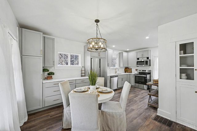 21 Kenwood Drive, Middletown, OH 45042