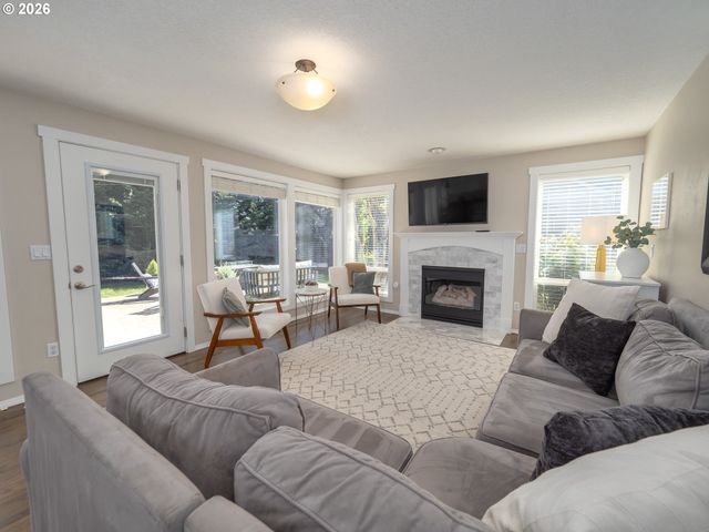 16572 Sw TIMBERLAND Dr, Beaverton, OR 97007