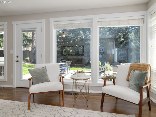 16572 Sw TIMBERLAND Dr, Beaverton, OR 97007