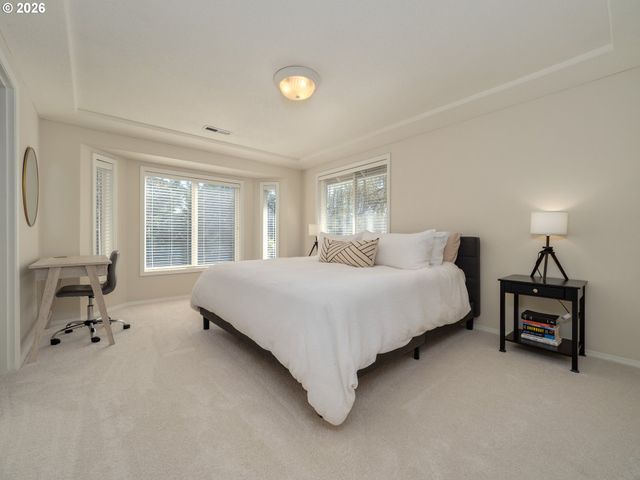 16572 Sw TIMBERLAND Dr, Beaverton, OR 97007