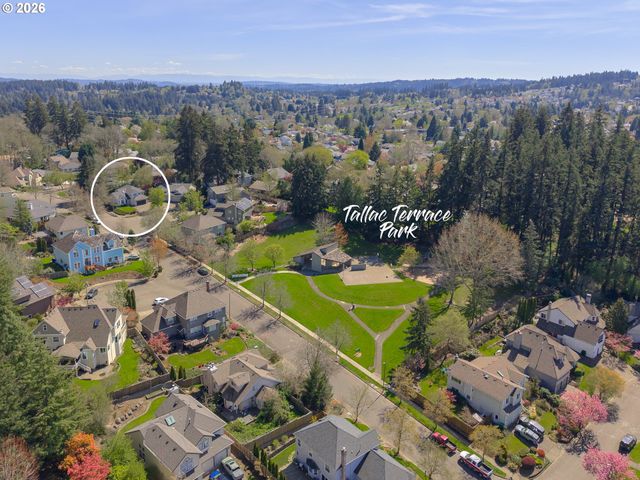 16572 Sw TIMBERLAND Dr, Beaverton, OR 97007