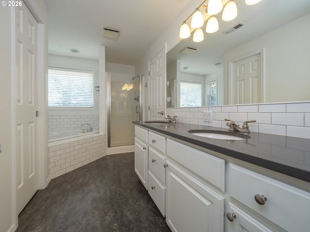 16572 Sw TIMBERLAND Dr, Beaverton, OR 97007