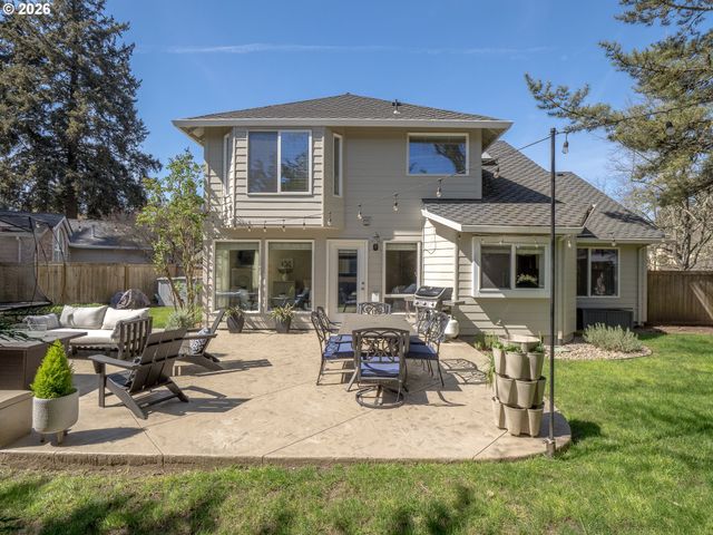 16572 Sw TIMBERLAND Dr, Beaverton, OR 97007