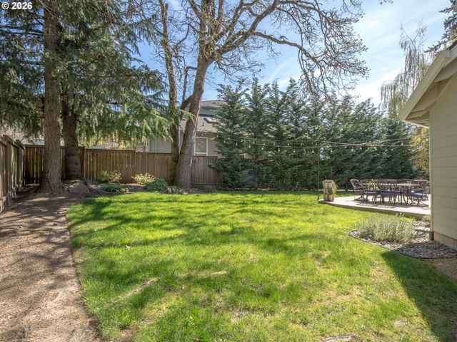 16572 Sw TIMBERLAND Dr, Beaverton, OR 97007