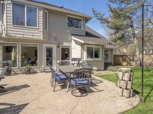 16572 Sw TIMBERLAND Dr, Beaverton, OR 97007