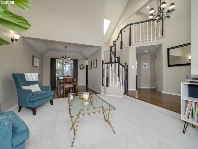 16572 Sw TIMBERLAND Dr, Beaverton, OR 97007