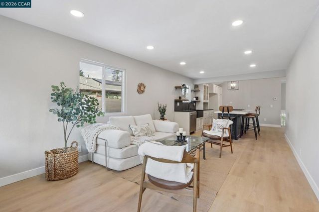 236 Center Ave, Pacheco, CA 94553
