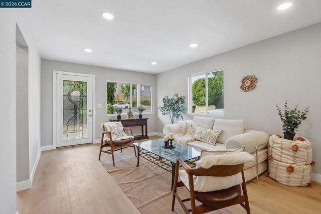 236 Center Ave, Pacheco, CA 94553