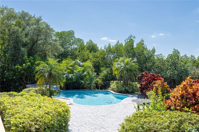 230 Shores Drive, Vero Beach, FL 32963