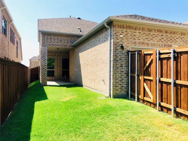 17644 Bottlebrush Drive, Dallas, TX 75252