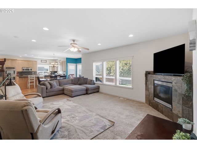 2469 37TH St, Washougal, WA 98671