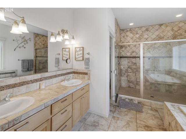 2469 37TH St, Washougal, WA 98671