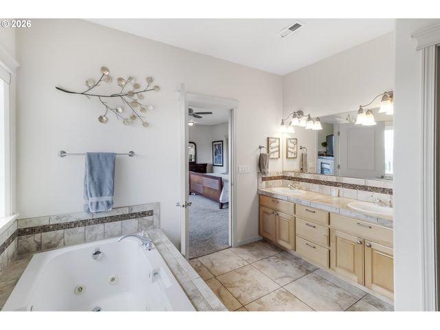 2469 37TH St, Washougal, WA 98671