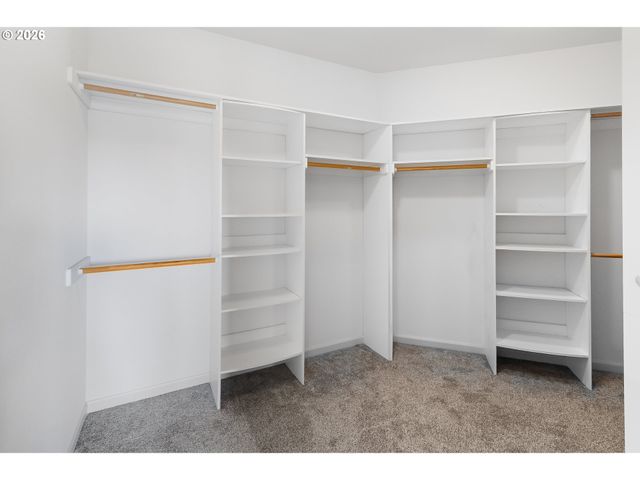 2469 37TH St, Washougal, WA 98671