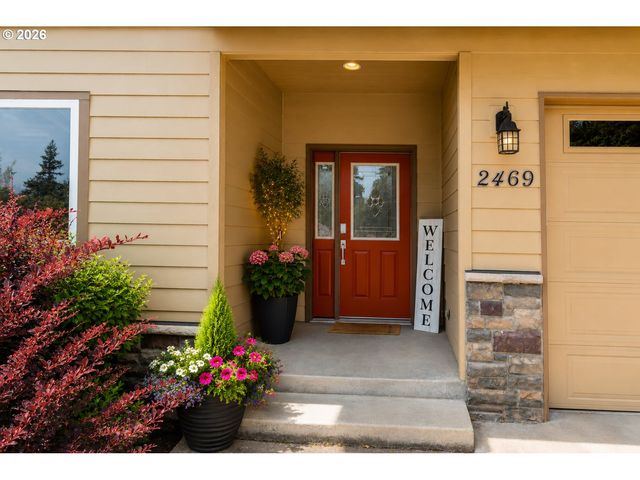 2469 37TH St, Washougal, WA 98671