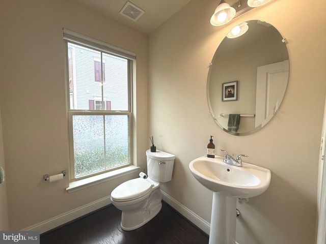 104 VANGUARD LN, Annapolis, MD 21401