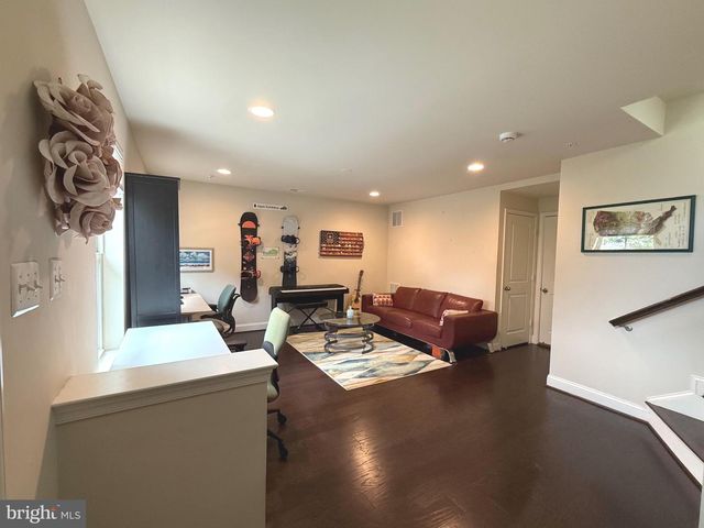104 VANGUARD LN, Annapolis, MD 21401