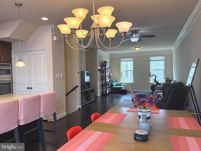 104 VANGUARD LN, Annapolis, MD 21401