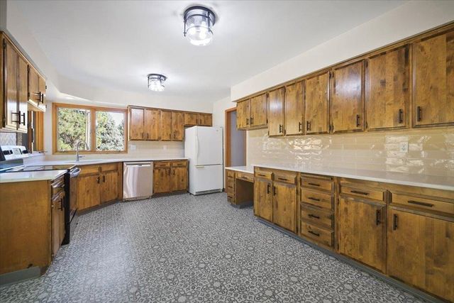1925 N Deep Creek Rd, Medical Lake, WA 99022