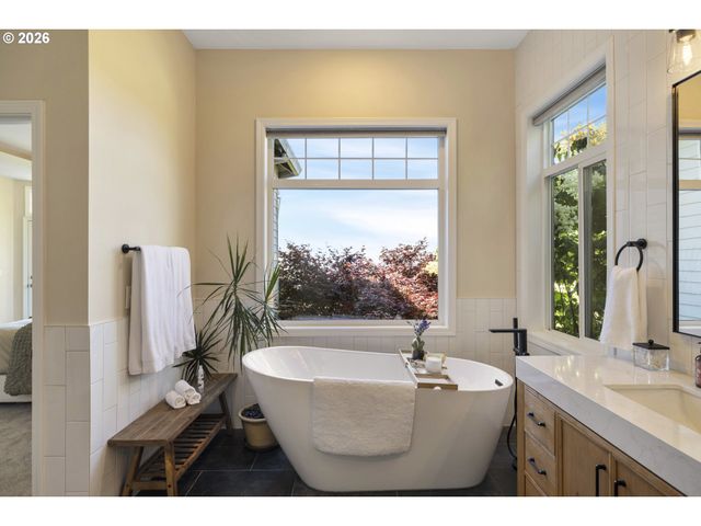 29475 Ne MILLER VIEW Ln, Newberg, OR 97132