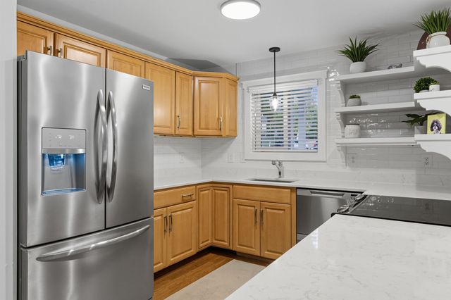 11 Lantern Circle, Laconia, NH 03246