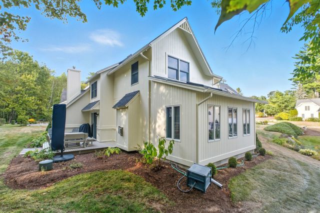 11 Lantern Circle, Laconia, NH 03246