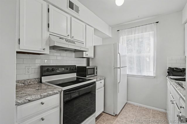 7447 S Yale Street 226, Tulsa, OK 74136