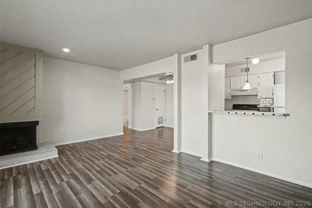 7447 S Yale Street 226, Tulsa, OK 74136