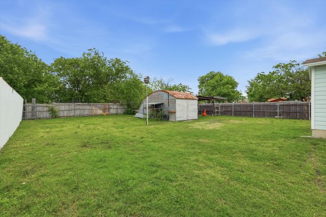 204 E Bailey Street, Ponder, TX 76259