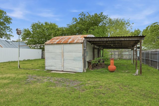 204 E Bailey Street, Ponder, TX 76259