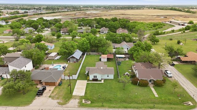 204 E Bailey Street, Ponder, TX 76259