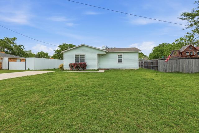 204 E Bailey Street, Ponder, TX 76259