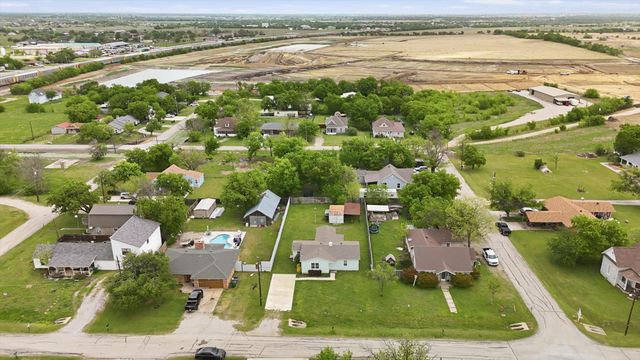 204 E Bailey Street, Ponder, TX 76259