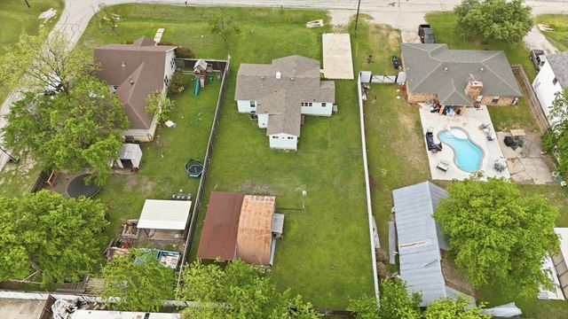 204 E Bailey Street, Ponder, TX 76259