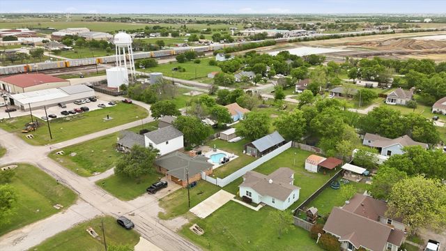 204 E Bailey Street, Ponder, TX 76259