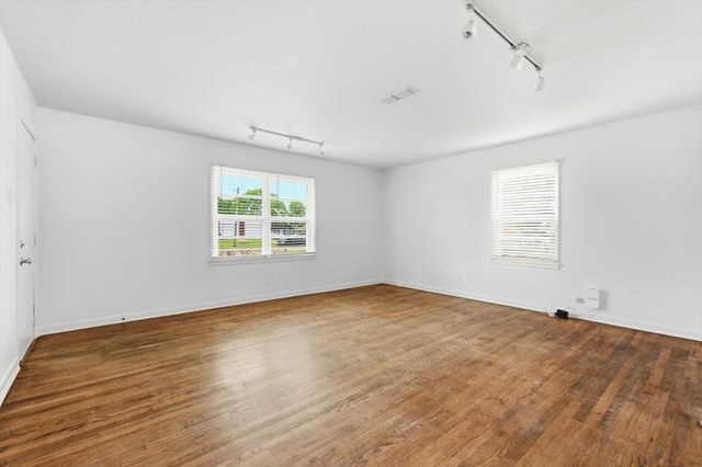 204 E Bailey Street, Ponder, TX 76259